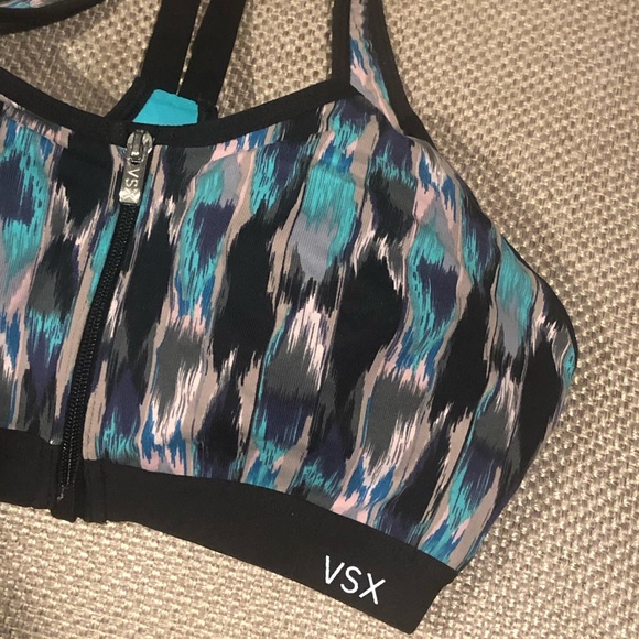 VICTORIA'S SECRET Knockout Sports Bra-34B - Picture 1 of 6